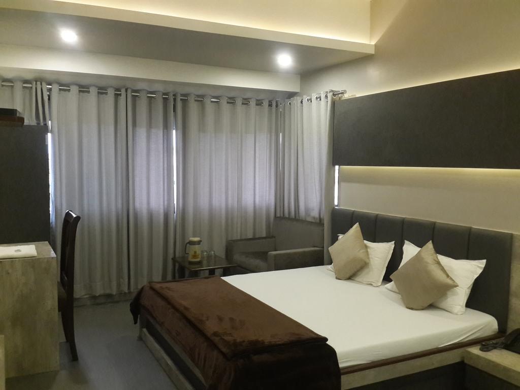 Hotel Oasis Bombaj Zewnętrze zdjęcie