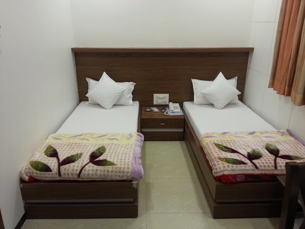 Hotel Oasis Bombaj Zewnętrze zdjęcie