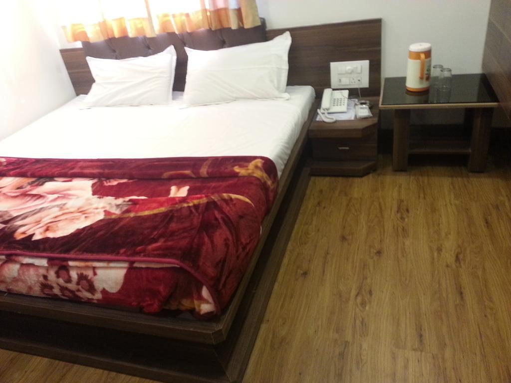 Hotel Oasis Bombaj Pokój zdjęcie