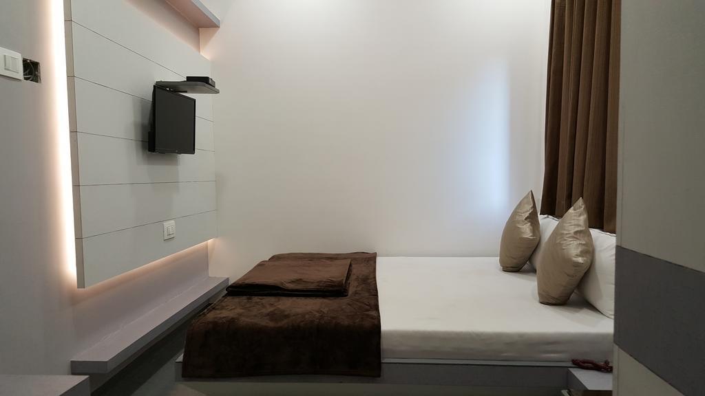 Hotel Oasis Bombaj Pokój zdjęcie