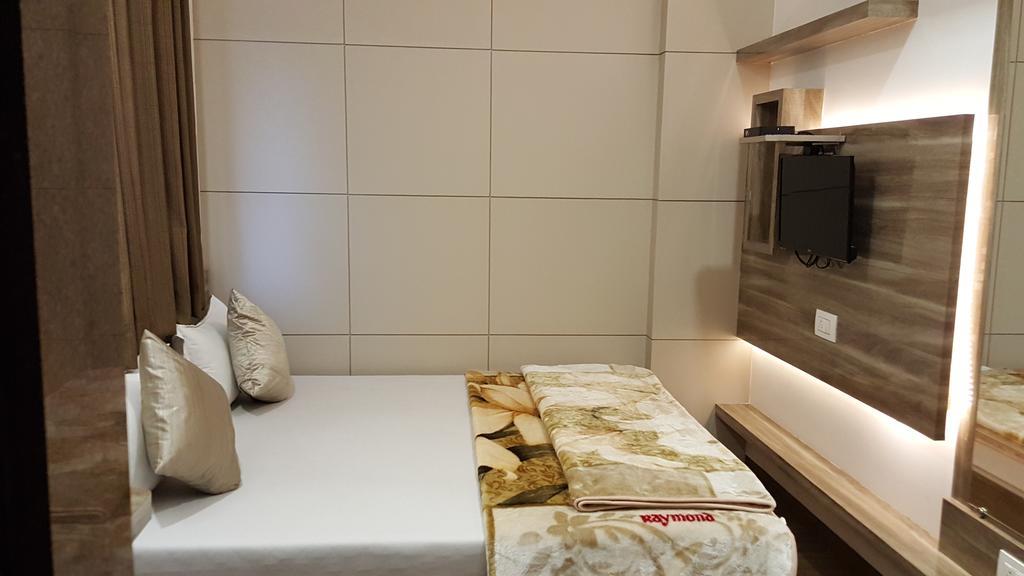 Hotel Oasis Bombaj Pokój zdjęcie