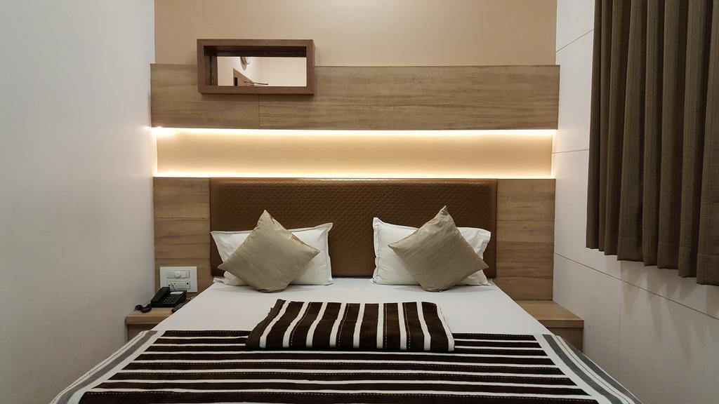 Hotel Oasis Bombaj Zewnętrze zdjęcie