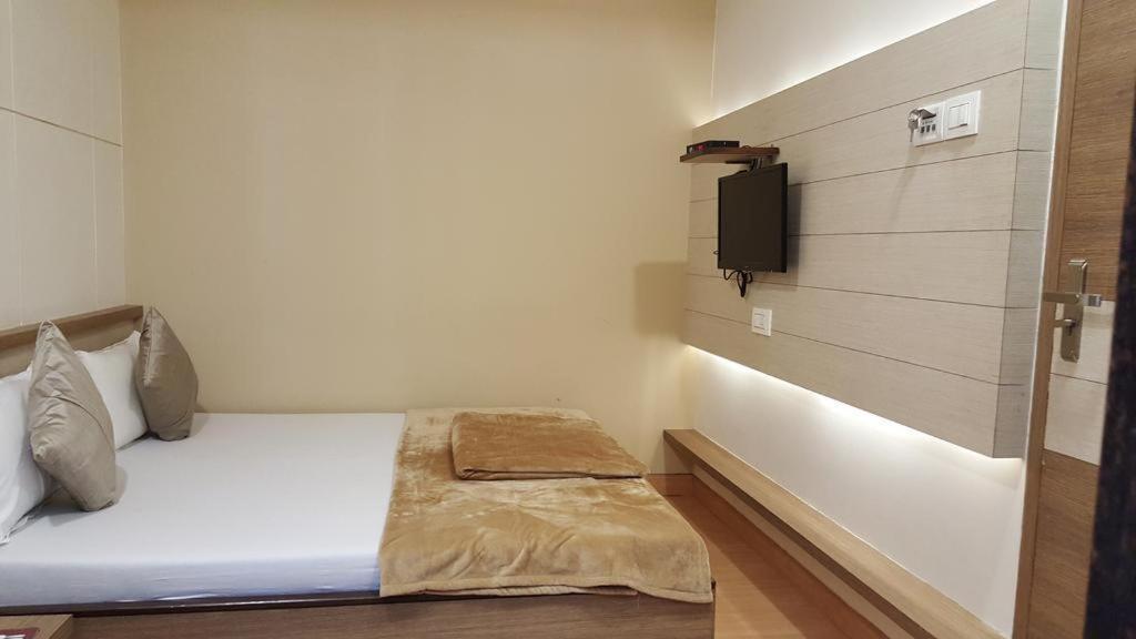 Hotel Oasis Bombaj Zewnętrze zdjęcie